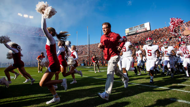 Nick-Saban-Alabama-Entrance